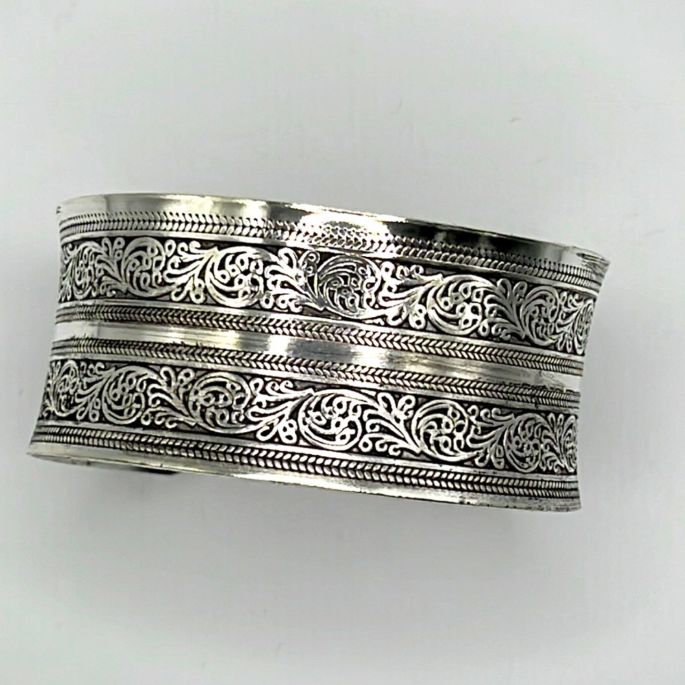 Boho Detailed Silver Bracelet